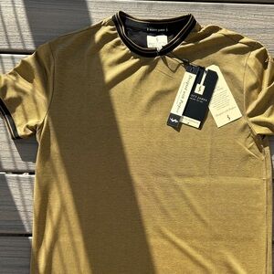 Men’s size XL Scott James low collar polo. Gold and black. NWT